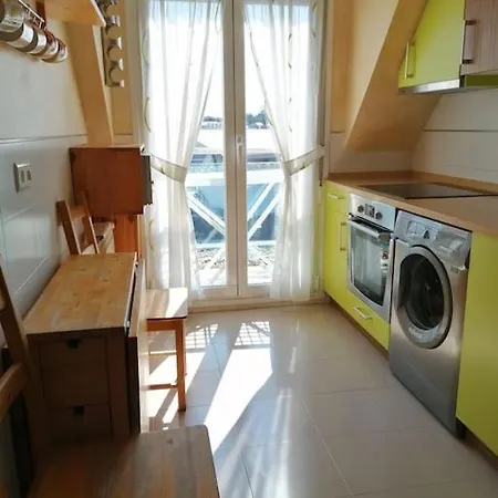 Apartamento En Soto De La Marina. Wifi Y Piscina.